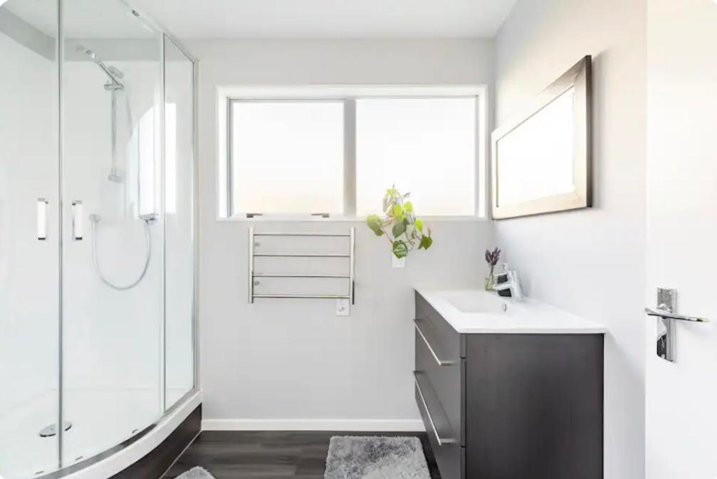 Whitby Pvt Room Pauatahanui Экстерьер фото